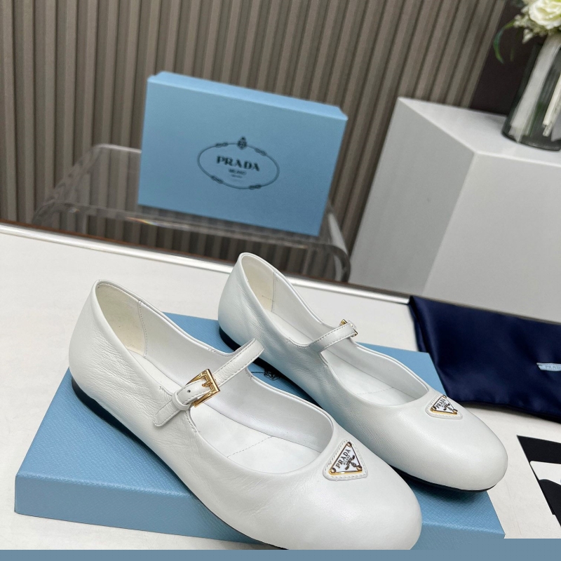Pra*a flat shoes